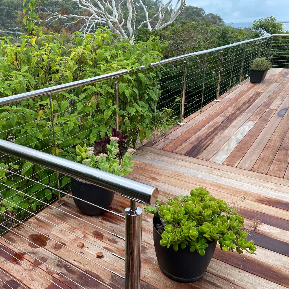 gordon_round_stainless_mirror_polish_posts_1000x1000